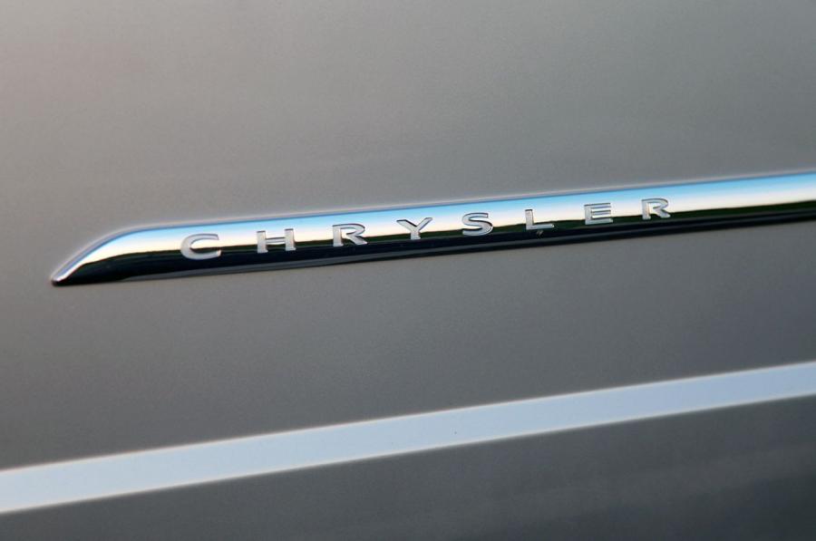  Chrysler Town & Country Touring 2011 года  (фото 36 из 43)